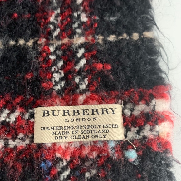 Burberry London Scarf - Picture 3 of 4